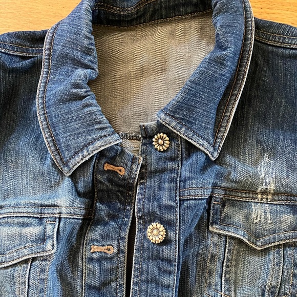 Vintage denim jacket with flower buttons - Picture 5 of 6